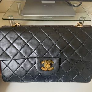 VINTAGE CHANEL LAMBSKIN SMALL DOUBLE FLAP BAG